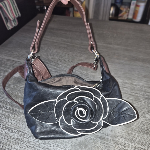 Handbags - EUC0 BROWN AND BLACK Y2K PURSEE STRAPS ARE REMOVEABLE     Cute Fun Bag